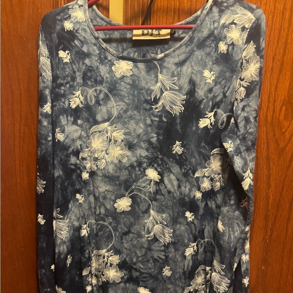 - DJT Ladies XL print long tunic top navy